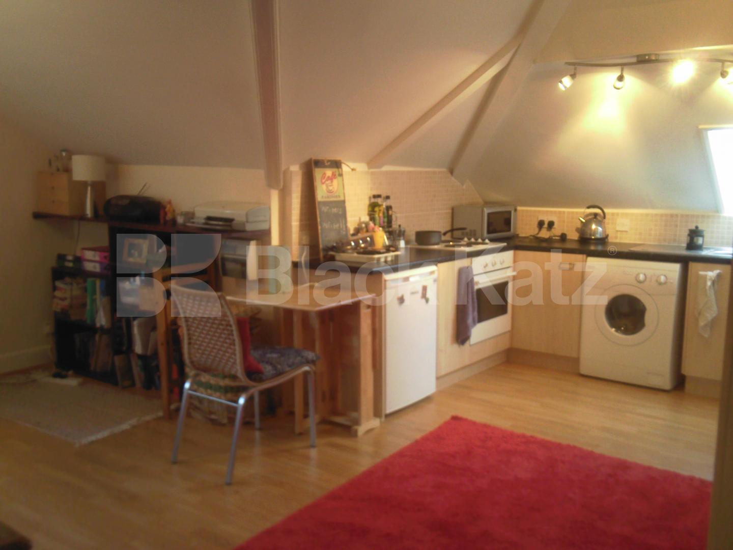 			ALL BILLS INCLUDED!, Studio Apartment, 1 bath, 1 reception Studio			 Great North Road, EAST FINCHLEY